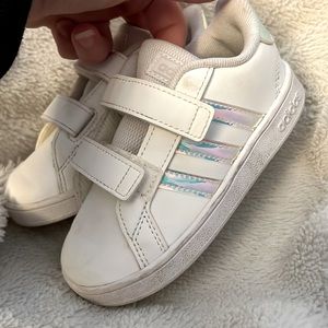 Adidas toddler 8K Strap White sneaker with iridescent stripes
